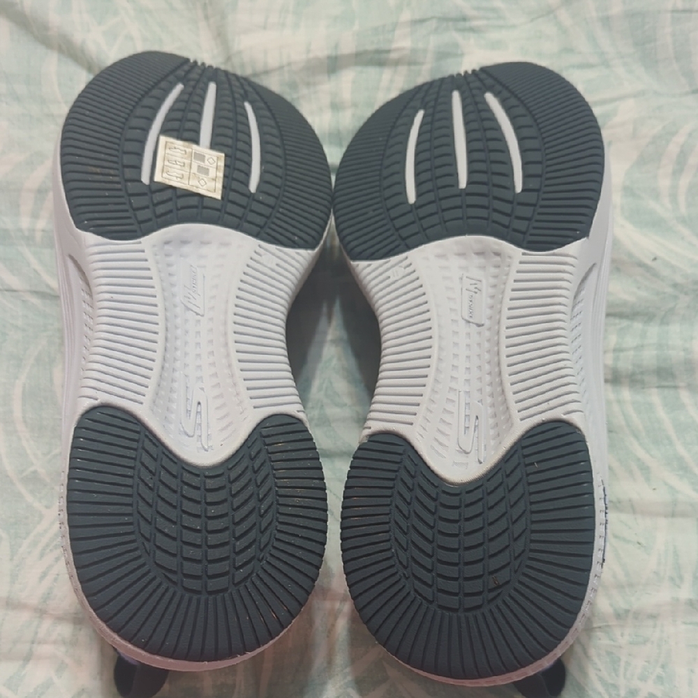 Skechers Women's Sneakers - Picture 5 of 11